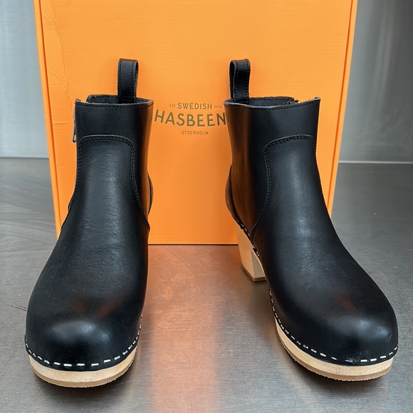 Last pair!!! Swedish Hasbeens “Zip it Emy” handmade clogs. New in original box! - Picture 5 of 8